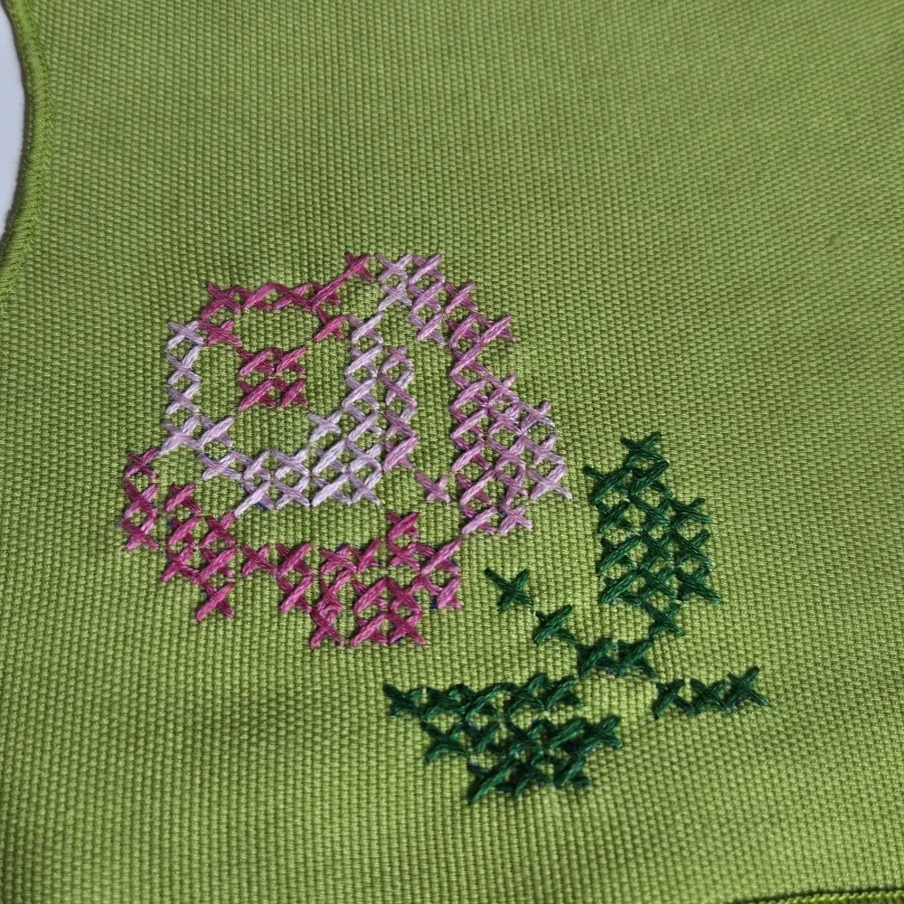 Set of 3 Vtg Cotton Linen‎ Dinner Napkins Cross Stitched Flower Scalloped Edge
